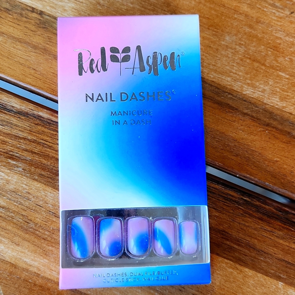 Press on nails